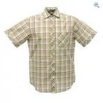 Regatta Deakin Men’s Short-Sleeved Shirt – Size: M – Colour: Parchment